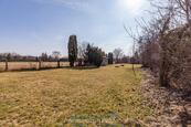 Prodej stavebního pozemku 1559m2, město Brno, k.ú. Přízřenice, cena 5500 CZK / m2, nabízí 