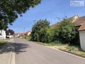 Pozemek 3.024 m2 v obci Medlice s venkovskou usedlostí k demolici - zadní přístup, 16 km od Dukovan, cena 4747680 CZK / objekt, nabízí 