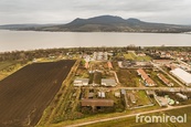 prodej komerčního areálu 9 422 m2 - Strachotín, cena 7390000 CZK / objekt, nabízí 
