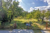 POZEMEK BRNOHORNÍ HERŠPICE: OSAMĚLÁ ULICE - POSLEDNÍ ŠANCE POSTAVIT SI DOMOV V SRDCI ZÁSTAVBY a ZÁROVEŇ NA OKRAJI BRNA!, cena 8487000 CZK / objekt, nabízí 